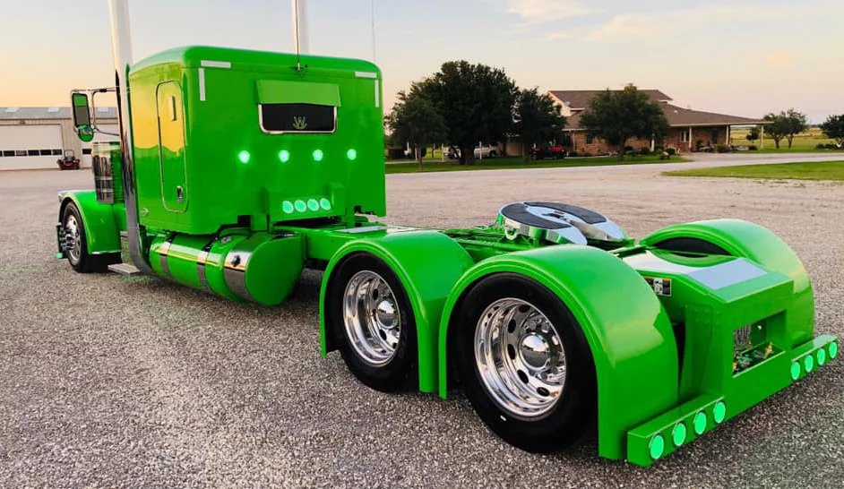 Shift Single Axle Fiberglass Rear Fenders